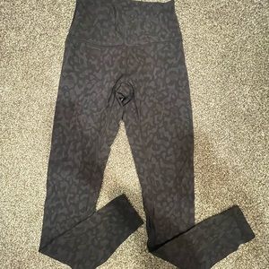 lululemon black cheetah print leggings